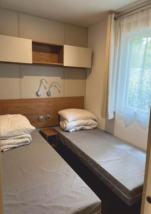 Grand Mobile-Home 45M2 Au Calme Et Au Bord De Mer Сен-Бревен-ле-Пен Екстериор снимка
